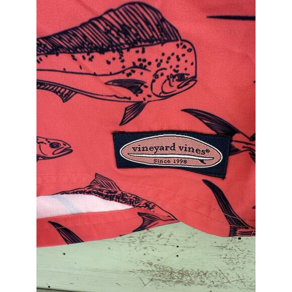 Vineyard vines Men’s Swim Trunks Pink/Blue Fish Print 34” Waist 8” Inseam - Picture 2 of 7